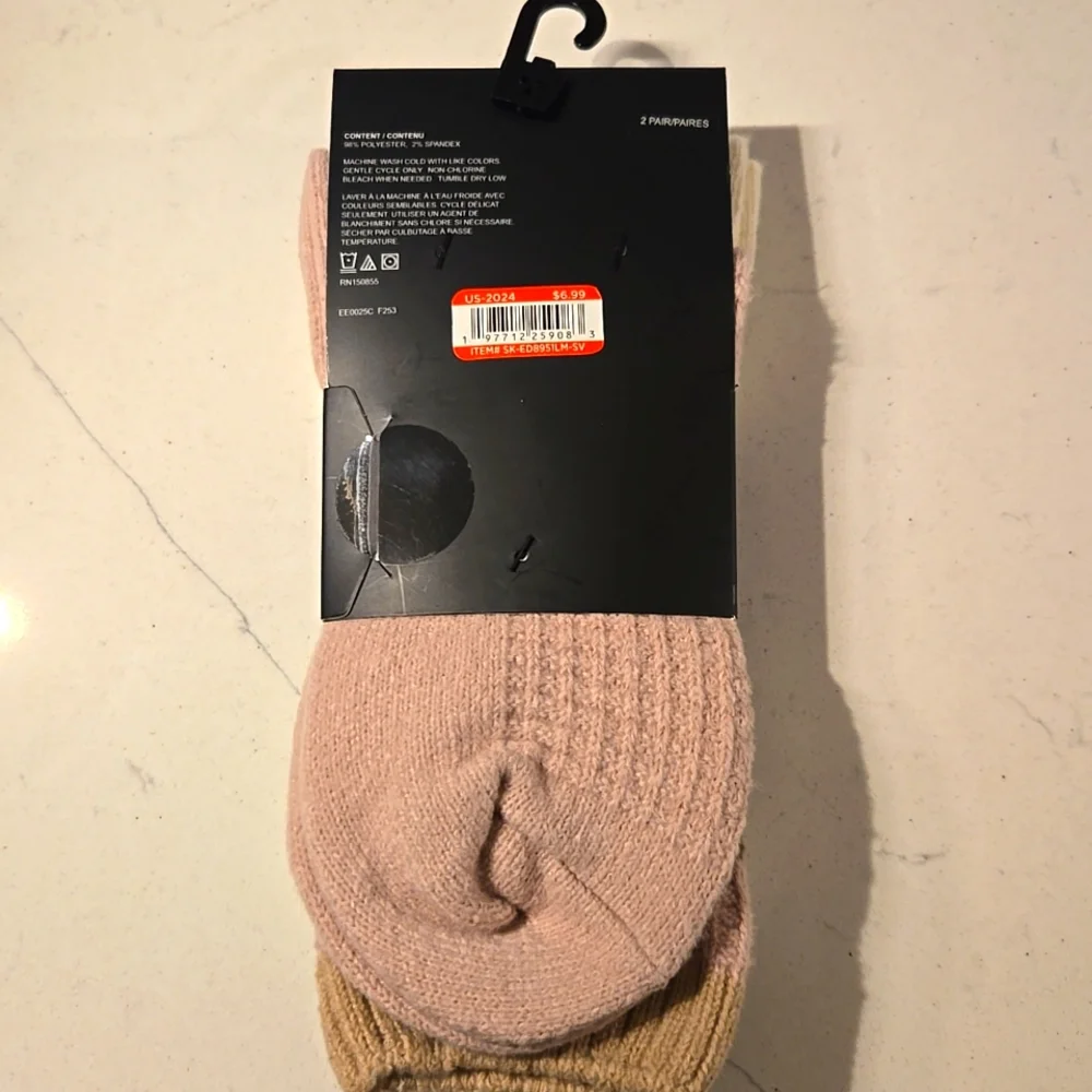NWT Soft Crew Socks 2 Pair size 4-10
